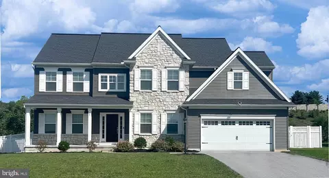 28 Rycroft Rd, Mechanicsburg, PA 17050