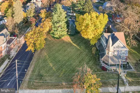 617 S Hanover St, Carlisle, PA 17013