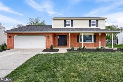 18 Bourbon Red Dr, Mechanicsburg, PA 17050