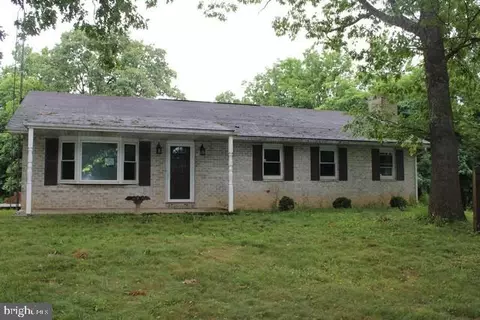 63 Carpenter Ln, Newburg, PA 17240