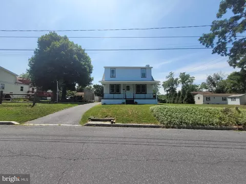 400 W Dauphin, Enola, PA 17025