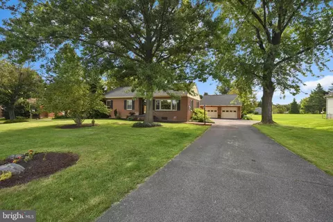 29 Fairfield St, Carlisle, PA 17013