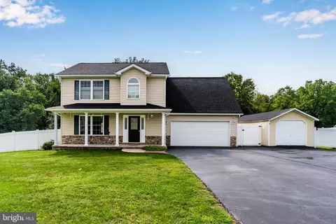 6 Camelot Ln, Newville, PA 17241