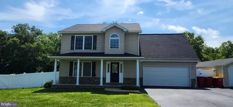 6 Camelot Ln, Newville, PA 17241