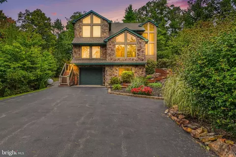 141 Horseshoe Rd, Carlisle, PA 17015