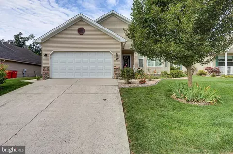 37 Colonial Ct, Shippensburg, PA 17257