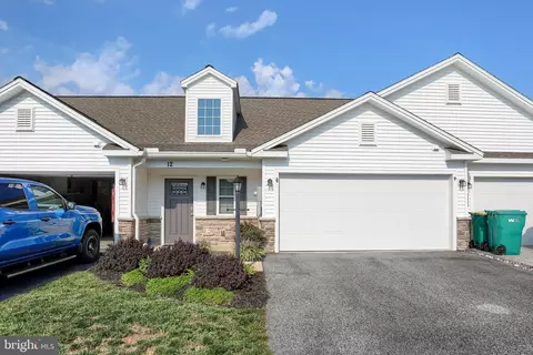 12 Group Court Ct, Mount Holly Springs, PA 17065