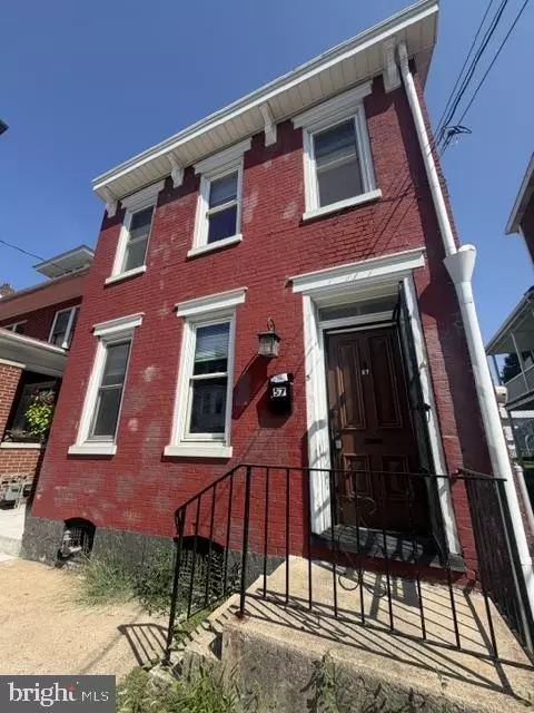 57 E North St, Carlisle, PA 17013