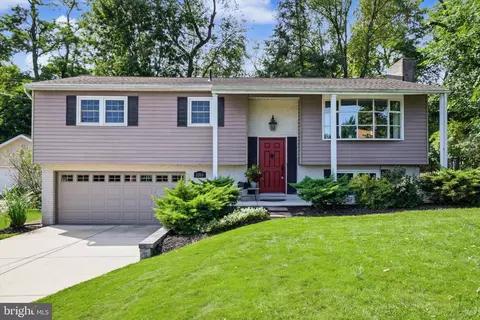 1310 Forrest Dr, New Cumberland, PA 17070