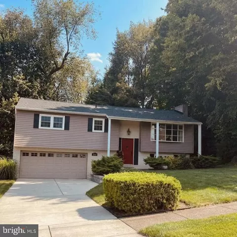 1310 Forrest Dr, New Cumberland, PA 17070