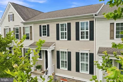 1447 Keegan Ln, Mechanicsburg, PA 17055