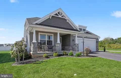 806 Greenwich Ln, Shippensburg, PA 17257