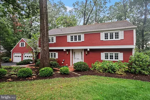 5021 Woodbox Ln, Mechanicsburg, PA 17055