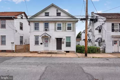 28 W Green St, Mechanicsburg, PA 17055