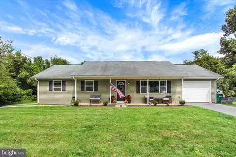 602 W Pine St, Mount Holly Springs, PA 17065
