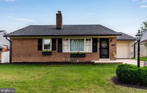 31 Fargreen Road Rd, Camp Hill, PA 17011