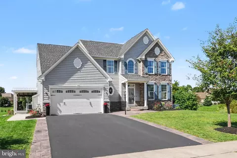 206 Tavern Blvd, Boiling Springs, PA 17007