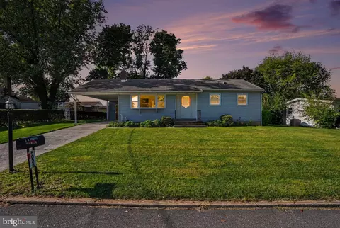 6028 Edward Dr, Mechanicsburg, PA 17050