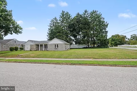 734 Elkwood Dr, New Cumberland, PA 17070