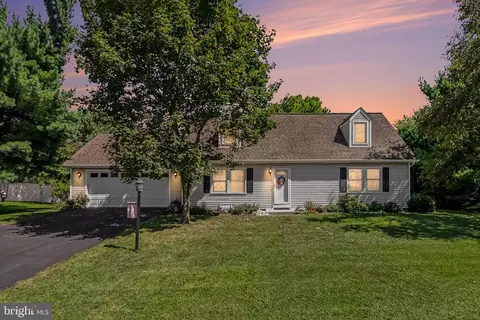 37 Goldenrod Dr, Carlisle, PA 17015