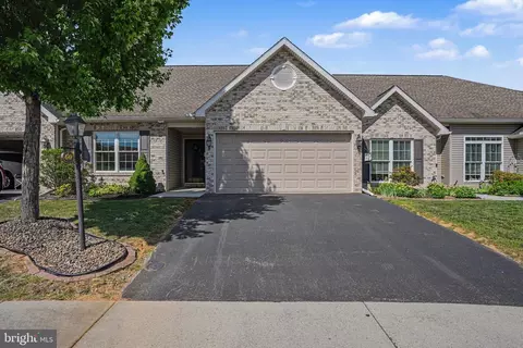 60 Gladwyn Dr, Carlisle, PA 17015
