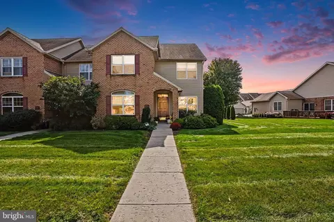 1314 Woodward Dr, Carlisle, PA 17013