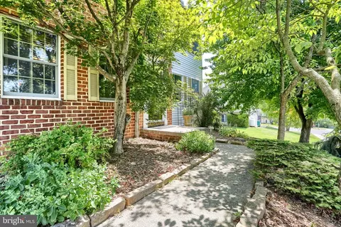 3 Cedar Ct, Enola, PA 17025