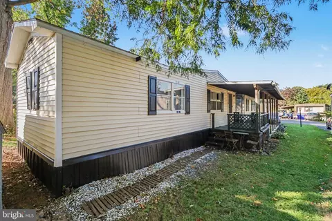 319 Bahama Cir, Carlisle, PA 17015