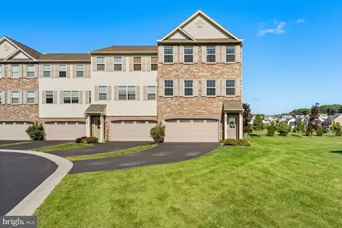 727 Jonathan Ct, Mechanicsburg, PA 17055