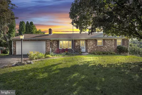 12 Mark Cir, Carlisle, PA 17013