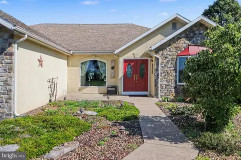 837 York Rd, Carlisle, PA 17015