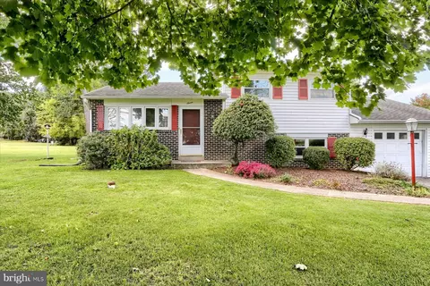7 Silver Spring Rd, Mechanicsburg, PA 17050