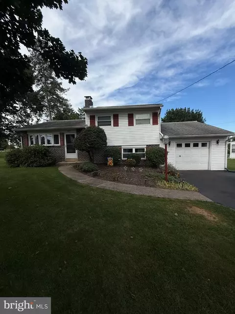 7 Silver Spring Rd, Mechanicsburg, PA 17050