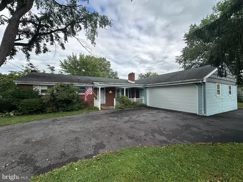 923 Wertzville Rd, Enola, PA 17025