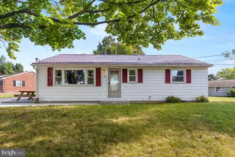 100 Walton Ave, Carlisle, PA 17013