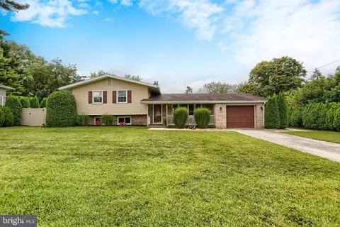 6407 Glenwood St, Mechanicsburg, PA 17050