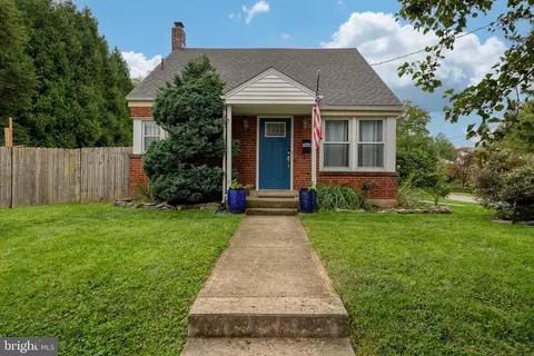 1616 Maple St, New Cumberland, PA 17070