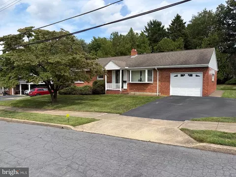 105 Orchard St, Mechanicsburg, PA 17055