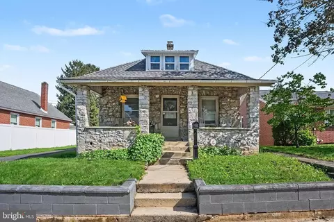 933 N Pitt St, Carlisle, PA 17013