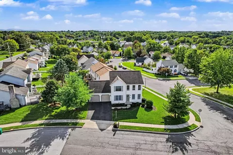 3 Logans Run, Enola, PA 17025