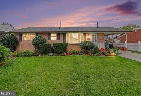 115 W Clearview Dr, Camp Hill, PA 17011