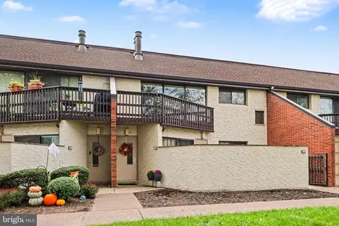 1071 Lancaster Blvd #3, Mechanicsburg, PA 17055