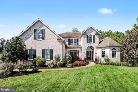 1402 Wellgate Ln, Mechanicsburg, PA 17055
