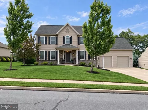 220 Dunbar Dr, Mechanicsburg, PA 17050