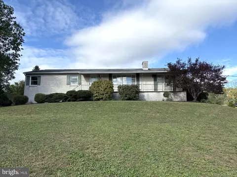 344 Rich Valley Rd, Carlisle, PA 17015