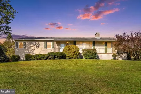 344 Rich Valley Rd, Carlisle, PA 17015