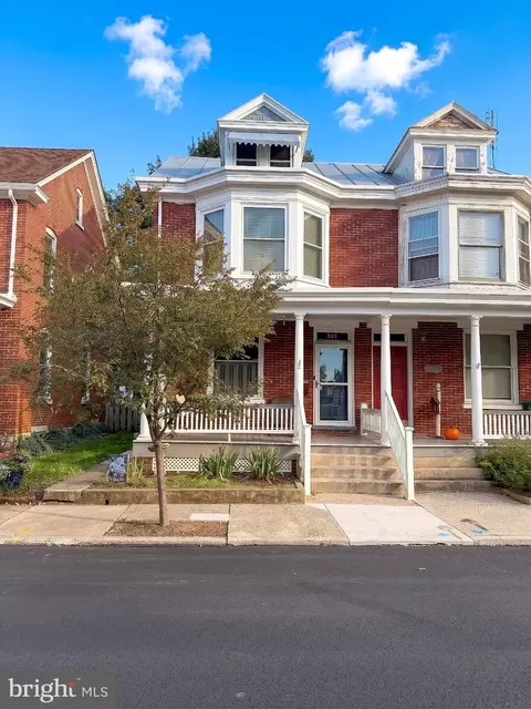 321 S Pitt St, Carlisle, PA 17013