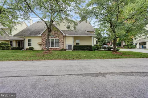 534 Brighton Pl, Mechanicsburg, PA 17055