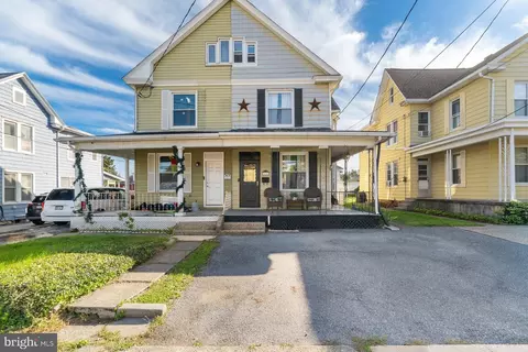 38 N Enola Dr, Enola, PA 17025