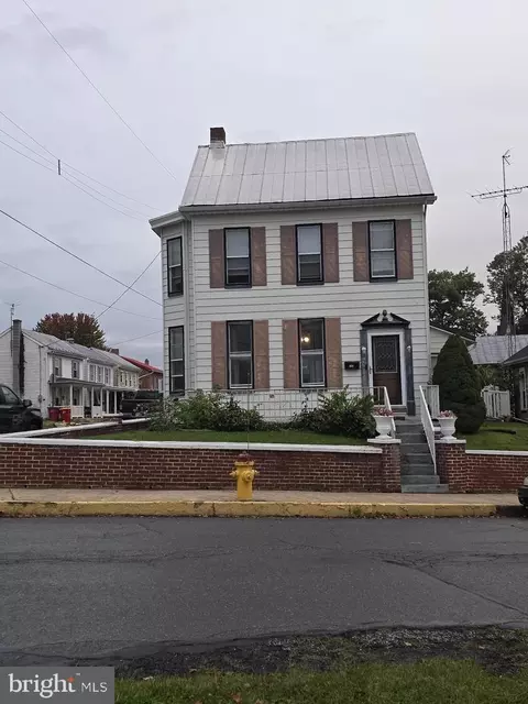 7 Walnut St, Newville, PA 17241